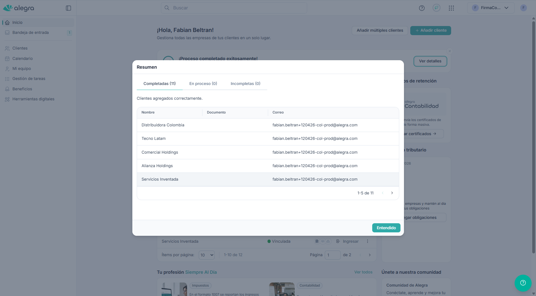 Resumen final con detalle de clientes completados y advertencias